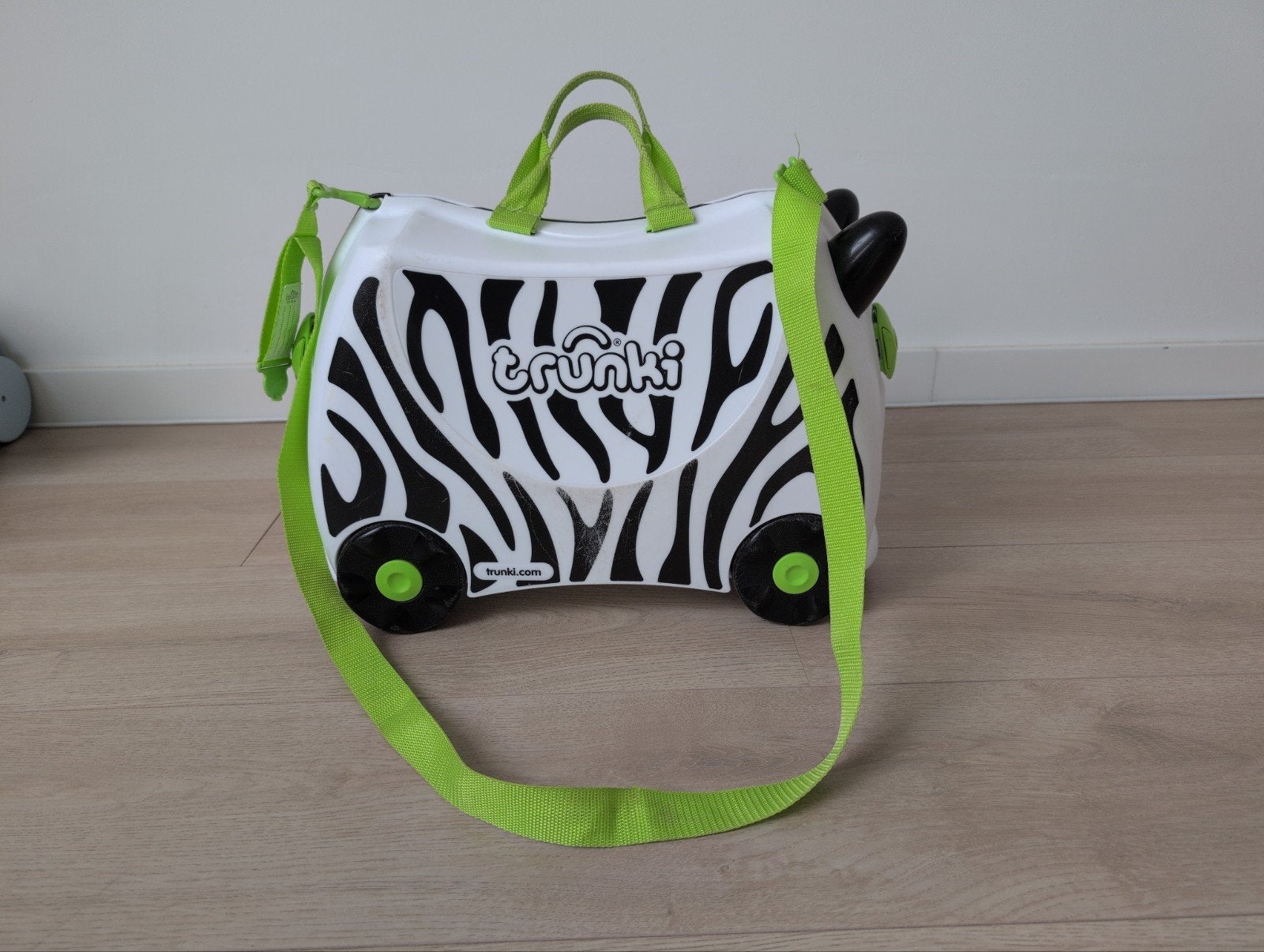 Trunki Zebra Koffer - Kinderkoffer met Wieltjes, Gebruikt, 20 tot 30 cm, Wit, Ophalen of Verzenden