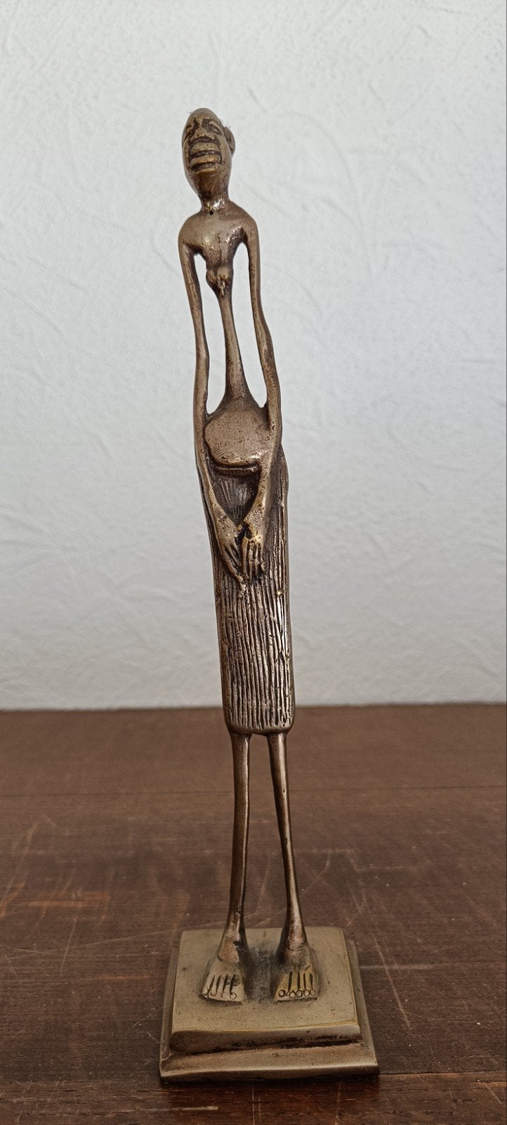 Vintage Afrikaans bronzen beeldje - 27cm hoog., Afrika, Goud, Handgemaakt, Ophalen of Verzenden