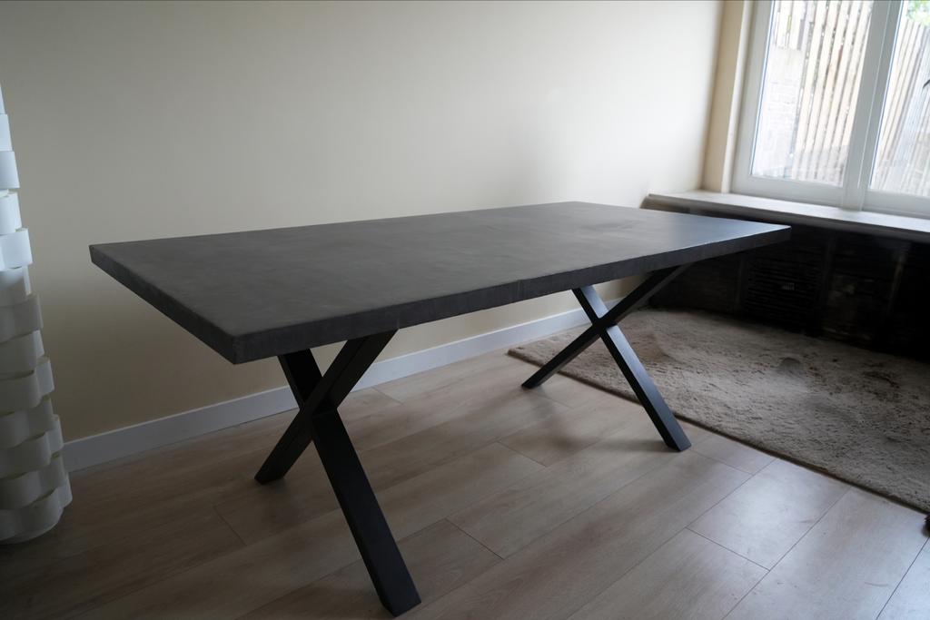 Mortex eettafel met X poten - Microcement tafel, Nieuw, Vijf personen of meer, Rechthoekig, 50 tot 100 cm