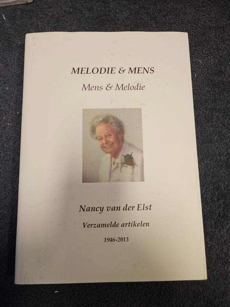 Melodie & Mens: Verzameld werk Nancy van der Elst, Ophalen of Verzenden, Zo goed als nieuw, Nancy van der Elst, Kunst en Cultuur