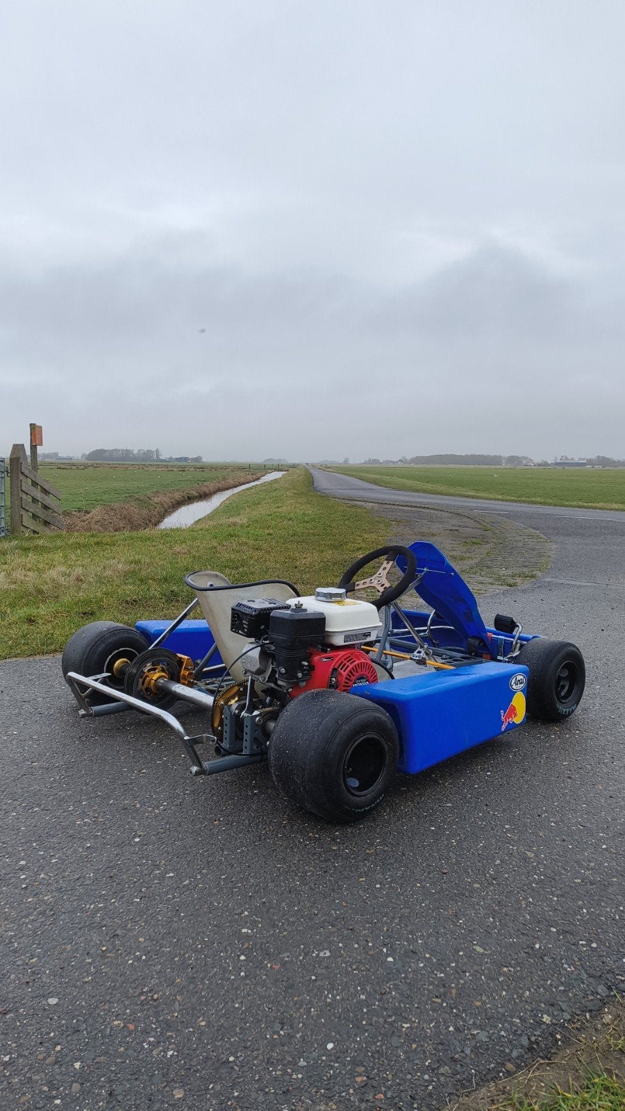 Kart red bull met 5.5 pk 160 cc Honda moter, Sport en Fitness, Karting, Ophalen, Gebruikt, Kart