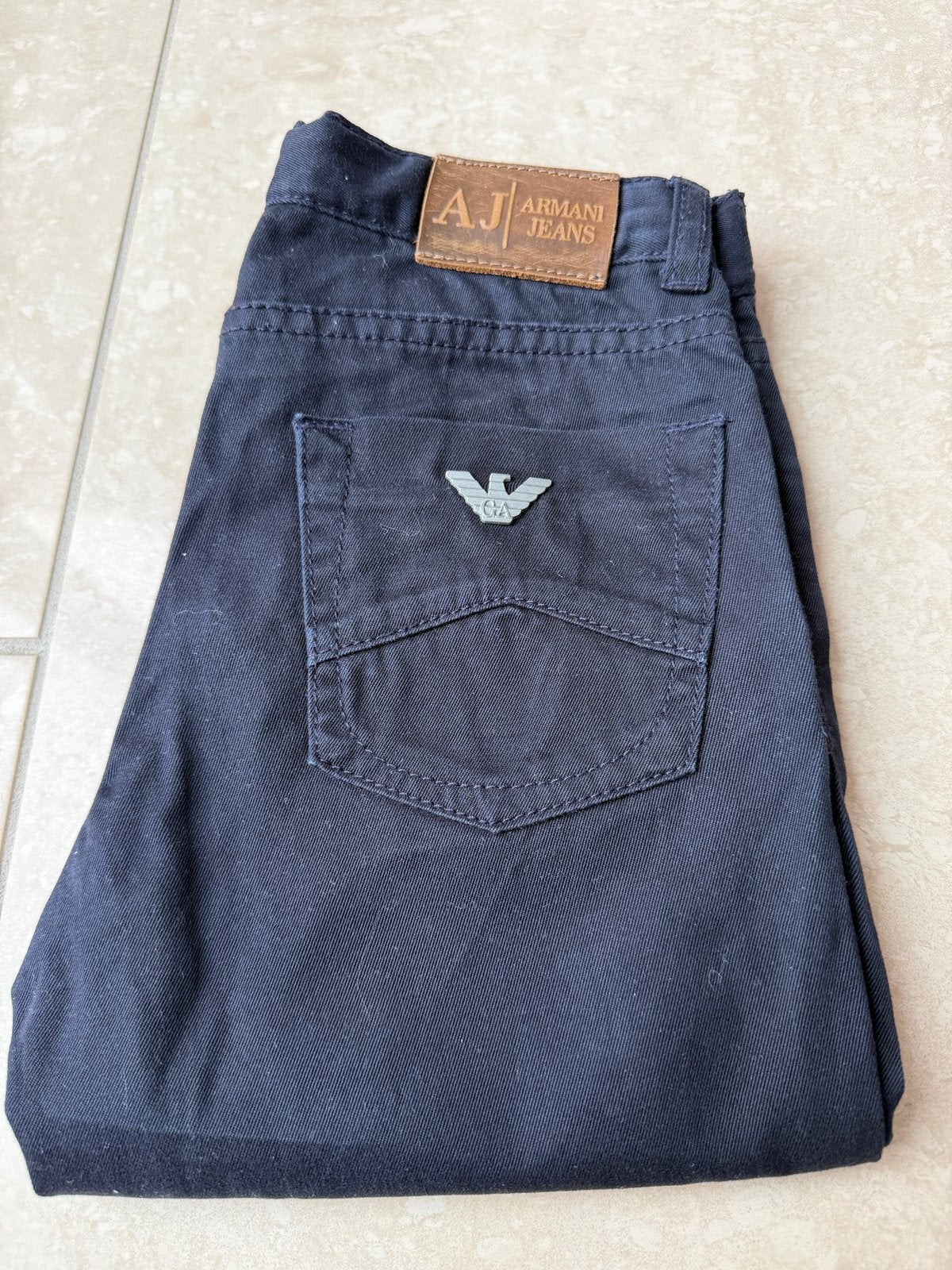 Armani Jeans Junior Broek - Donkerblauw (Maat 7A) nieuw, Kinderen en Baby's, Ophalen of Verzenden, Zo goed als nieuw, Jongen of Meisje