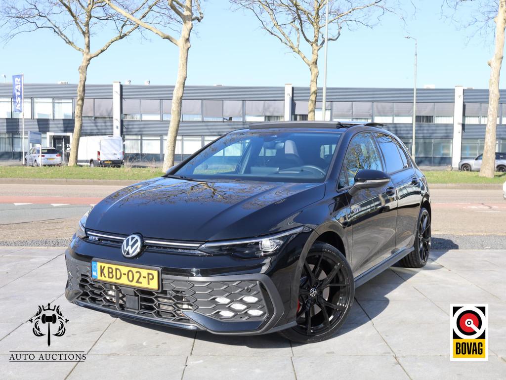 Volkswagen Golf GTE 1.5 272PK | Panodak | Head-up | 19" | Ke, Stof, 4 cilinders, 150 min, Plug-in hybride