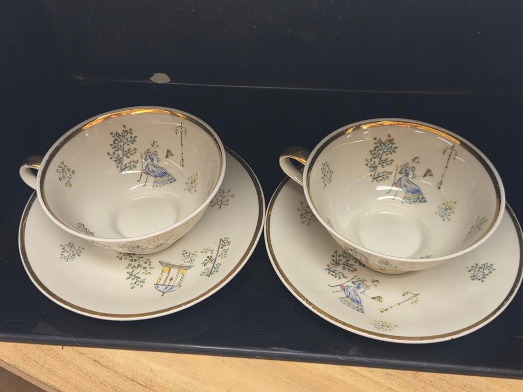 Set van 2 antieke theekopjes met schotels, handgeschilderd, Ophalen of Verzenden