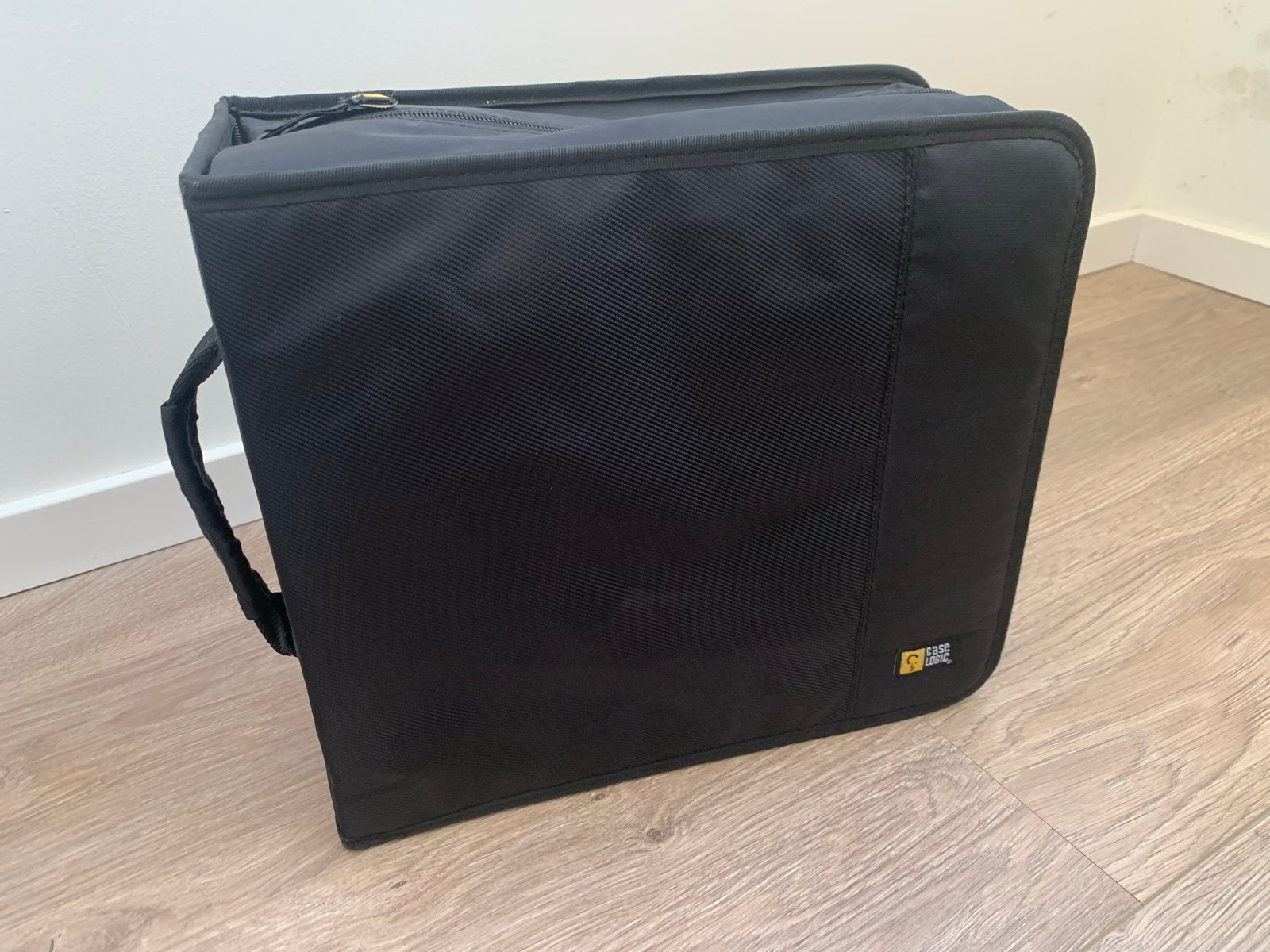 Mooie grote Case Logic CD/DVD opbergmap voor 320 cds, Kunststof, 150 discs of meer, Ophalen of Verzenden, Zo goed als nieuw