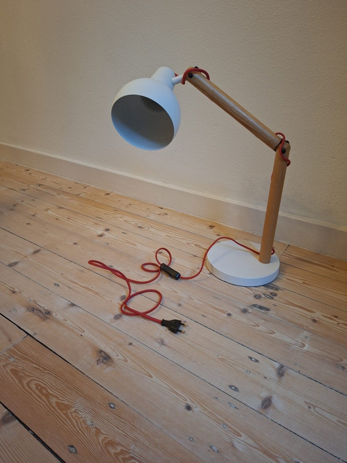 Zuiver Study bureaulamp met houten arm en witte kap, Bureaulamp, Overige merken, Wit, Zo goed als nieuw