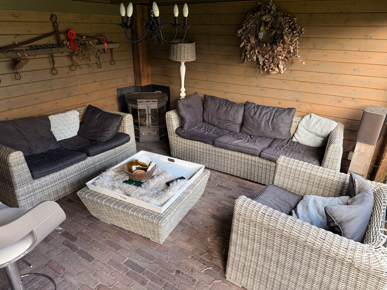 Wicker loungeset met 2 banken, 1 fauteuil en salontafel, Gebruikt, 6 zitplaatsen, Ophalen of Verzenden, Loungeset