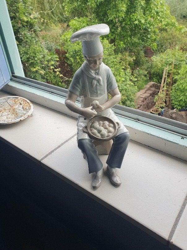Lladro Porseleinen Beeldje Kok met Aardappelen, Ophalen of Verzenden, Zo goed als nieuw