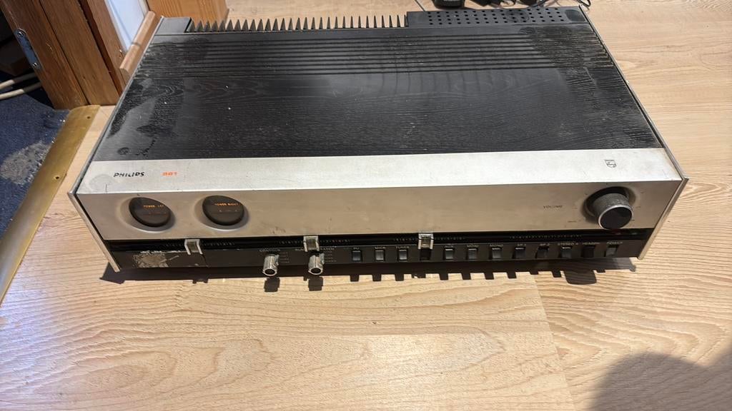 Vintage Philips 561 versterker met VU-meters (knipperogen), Ophalen of Verzenden, Zo goed als nieuw, Minder dan 60 watt, Overige merken