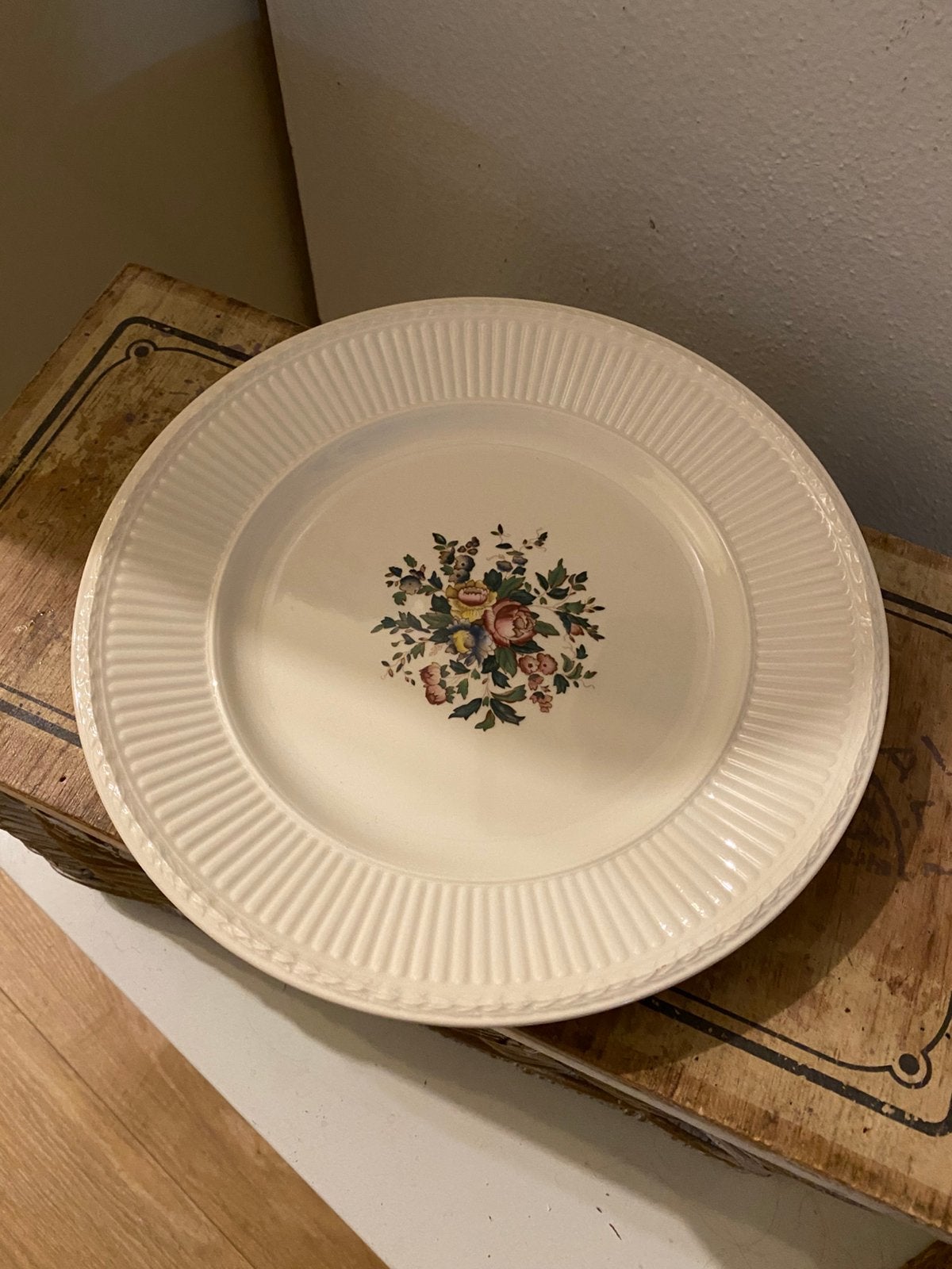 Wedgwood Conway bord, Ophalen of Verzenden, Zo goed als nieuw, Porselein, Bord(en)