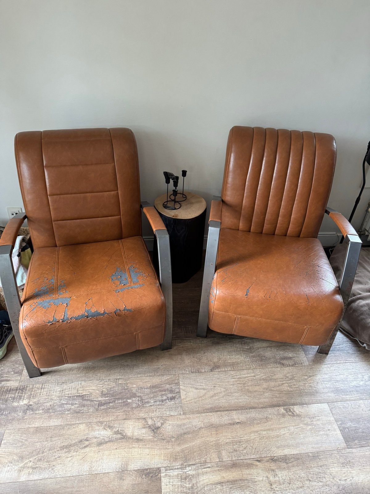 Twee gebruikte fauteuils, bruin kunstleer, Huis en Inrichting, Stoelen, Ophalen, Kunststof, Gebruikt, Twee