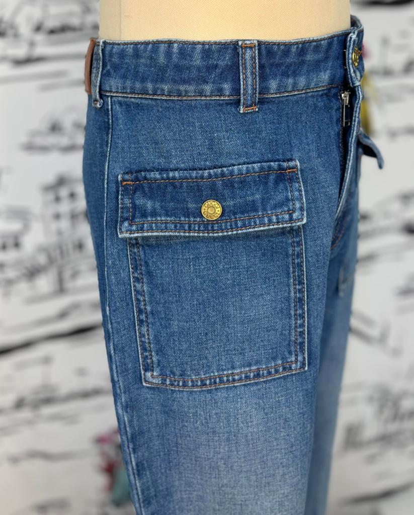 Gucci meisjes flared jeans spijkerbroek maat 10 (490 euro), Broek, Gucci EU, Customercare@gucci.com, Zo goed als nieuw