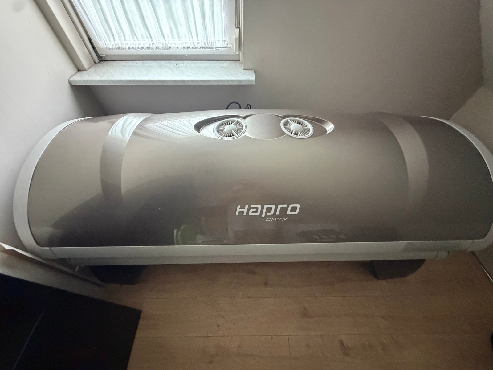 Hapro Onyx Zonnebank Dubbelzijdig 26 lampen slechts 190uur, Ophalen, Zo goed als nieuw, Zonnebank dubbelzijdig, 15 lampen of meer