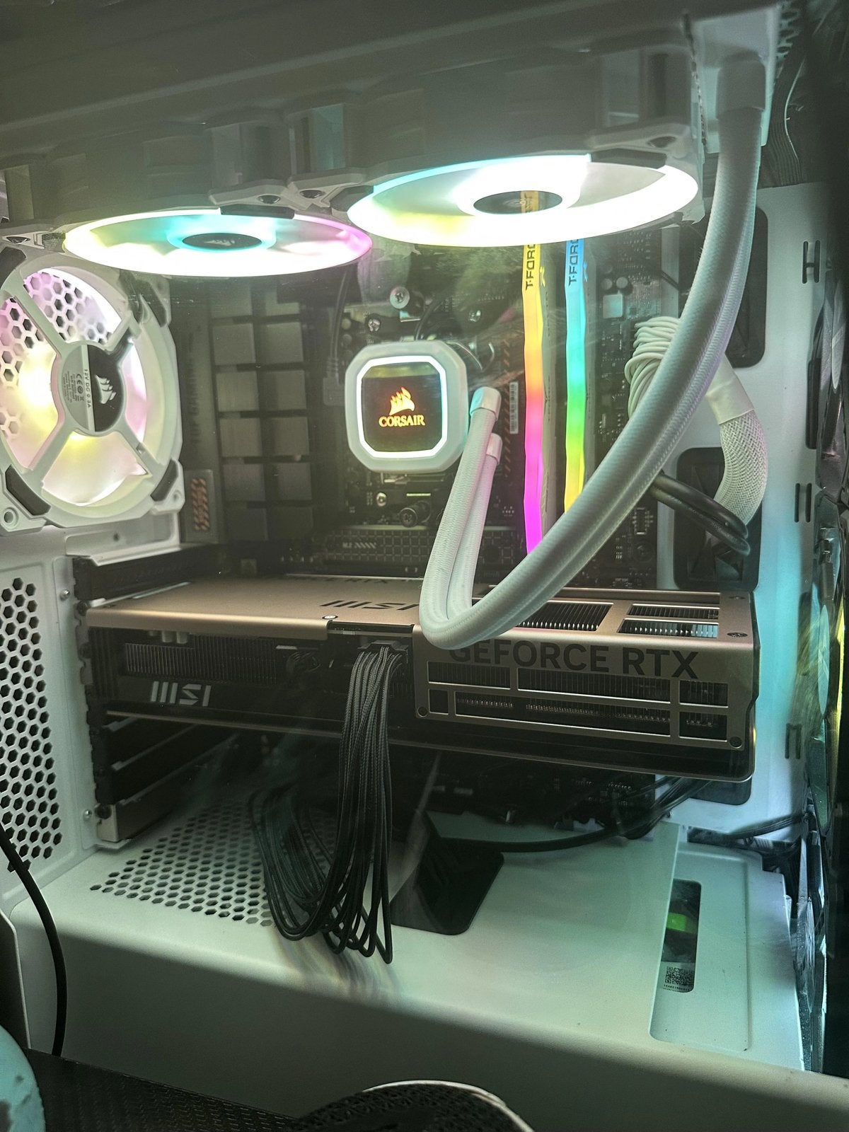 MSI GeForce RTX 5070 12G INSPIRE 3X OC - Zo goed als nieuw, GDDR6, Ophalen of Verzenden, Zo goed als nieuw, PCI-Express 5