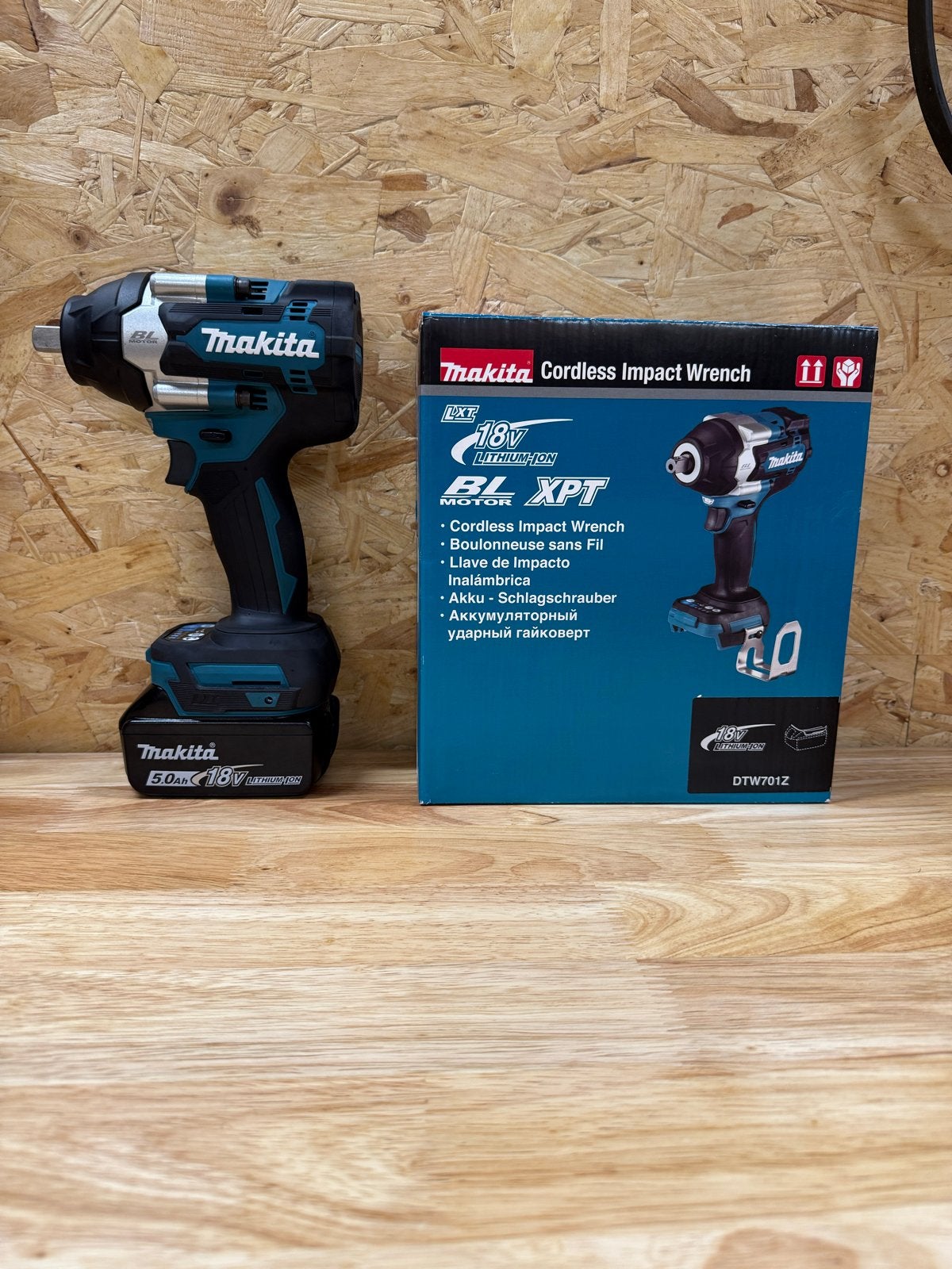 Makita DTW701 Accu Slagmoersleutel 18V, Ophalen of Verzenden, Zo goed als nieuw, Accuboormachine, Makita