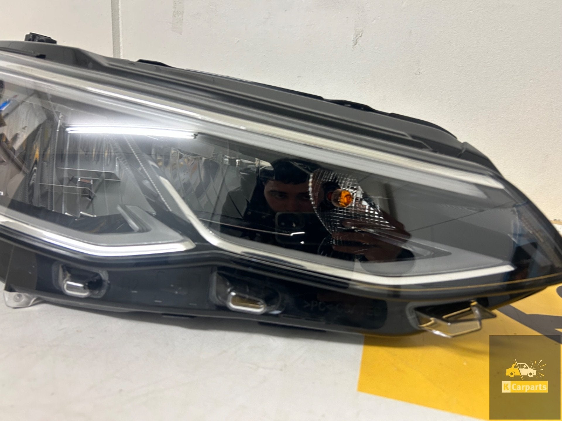 Koplamp VW Golf 8 VIII LED Rechts Origineel 5H1941006, Auto-onderdelen, Verlichting, Gebruikt, Volkswagen, Volkswagen AG, Berliner Ring 2
38440  Wolfsburg, DE