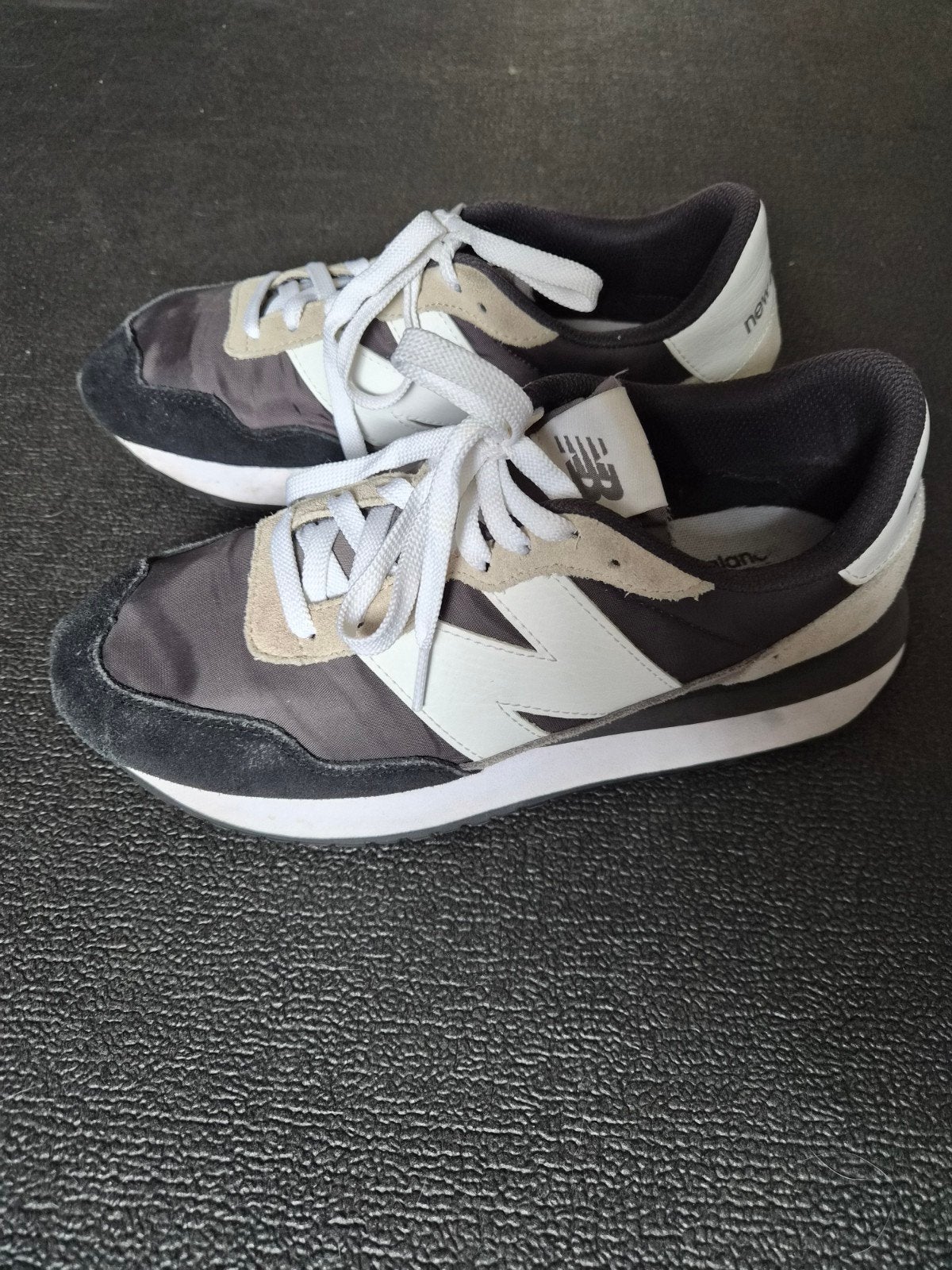 New Balance 237 Sneakers - Zwart/Beige maat 41,5, Kleding | Heren, Schoenen, Ophalen of Verzenden, Gedragen, Zwart
