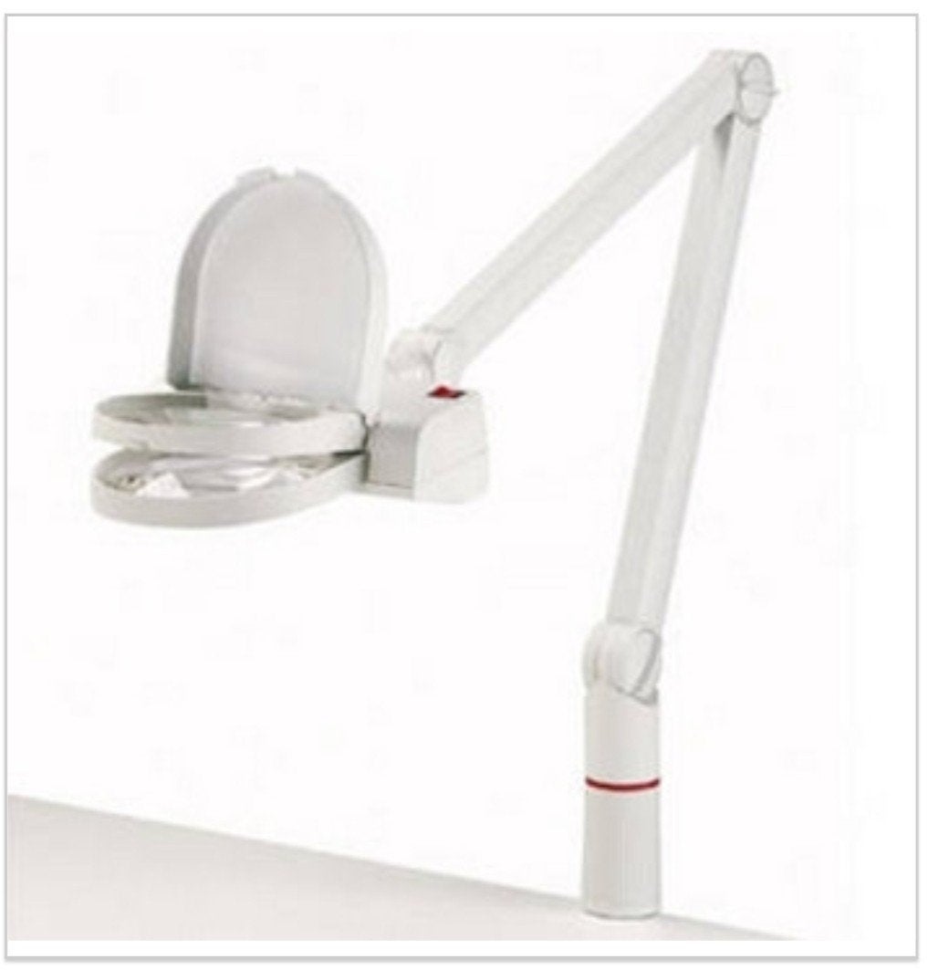 Eschenbach Vario 27722 Loeplamp 1.9x/2.8x met Tafelklem, Hobby en Vrije tijd, Ophalen, Zo goed als nieuw, Loeplamp