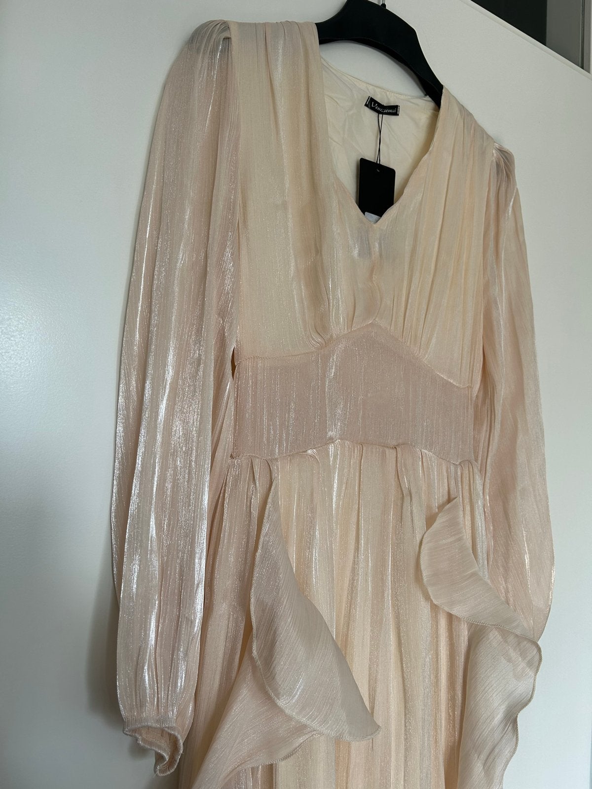 Nieuwe Zalando jurk met ruches - Maat M/L, Maat 38/40 (M), Beige, Nieuw, Ophalen of Verzenden