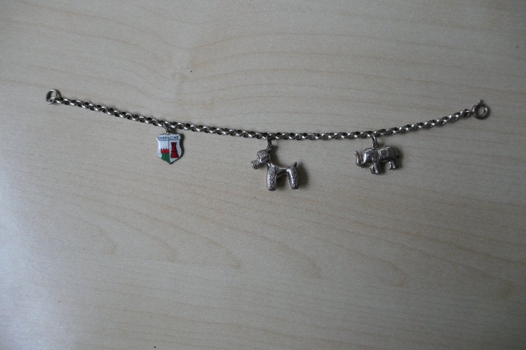 Mooie zilveren bedelarmband met 3 bedels, Sieraden, Tassen en Uiterlijk, Overige merken, Ophalen of Verzenden, Zo goed als nieuw