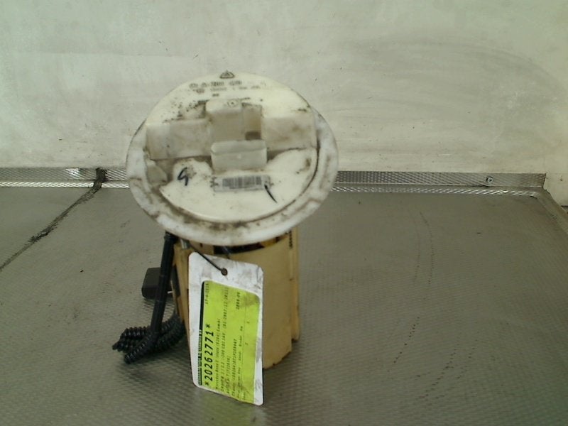Brandstofpomp Mercedes-Benz C Estate (S204) 2008 A2044700594, Gebruikt, Mercedes-Benz AG, Mercedes-Benz, Mercedesstraße 120, Stuttgart 70372, , Duitsland