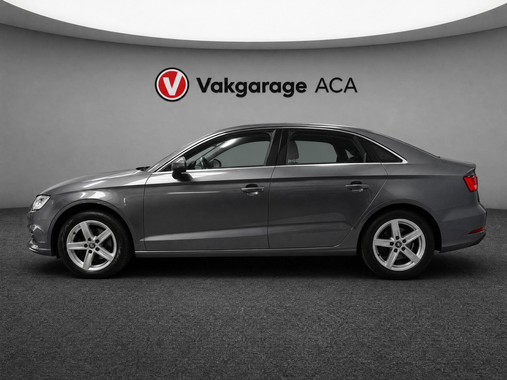Audi A3 Limousine 1.5 TFSI CoD // 75.000 km // NAVI // ELECT, Voorwielaandrijving, Gebruikt, Euro 6, 150 pk