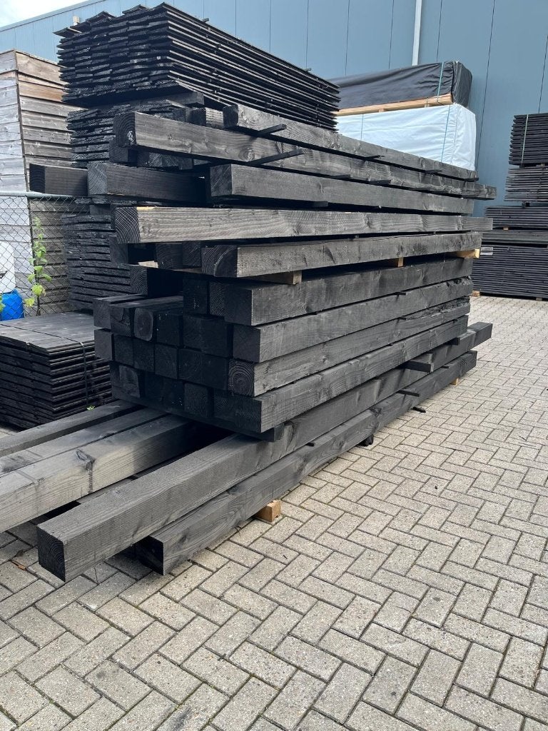 Zwarte douglas lariks palen restpartij, Ophalen, Zo goed als nieuw, 250 cm of meer, Palen