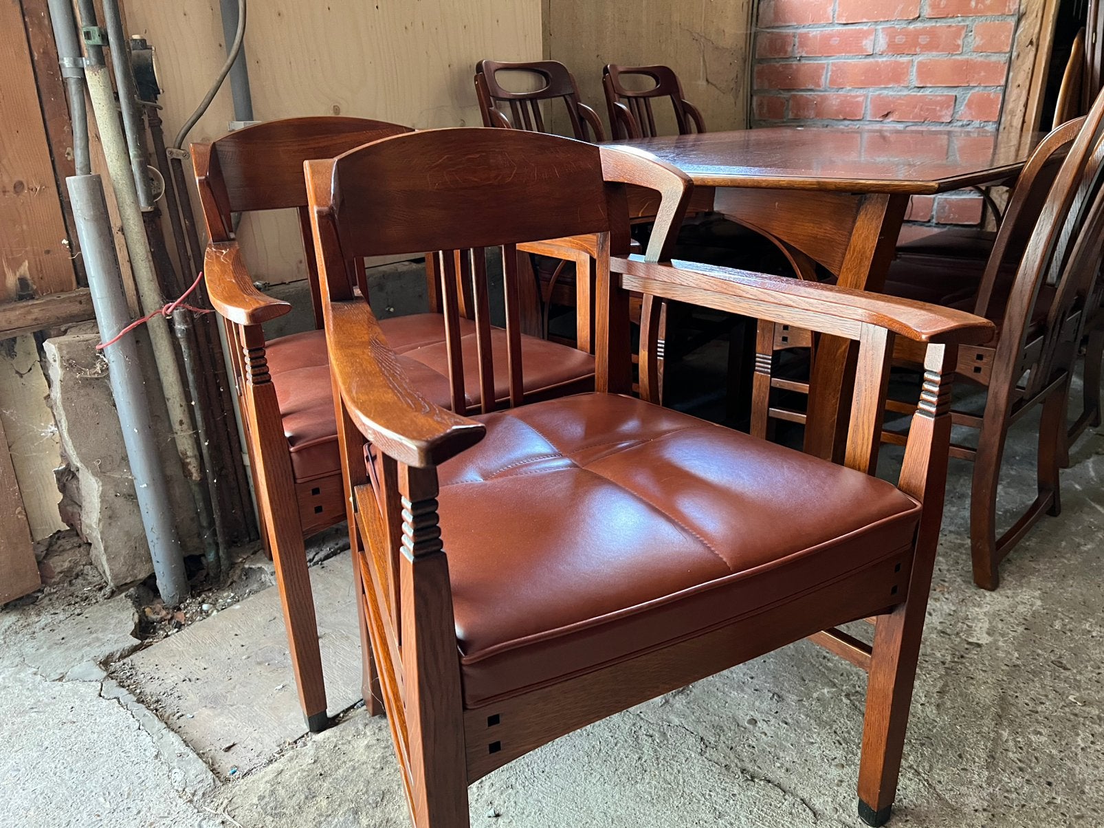 Schuitema Jugendstil Armstoelen Leer (2 stuks), Ophalen
