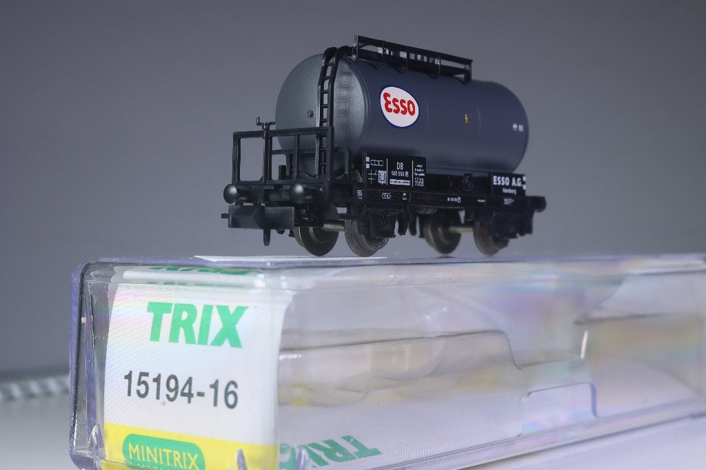 14-tons ketelwagen, 'ESSO', grijs, DB, Gelijkstroom, Trix, Ophalen of Verzenden, Nieuw