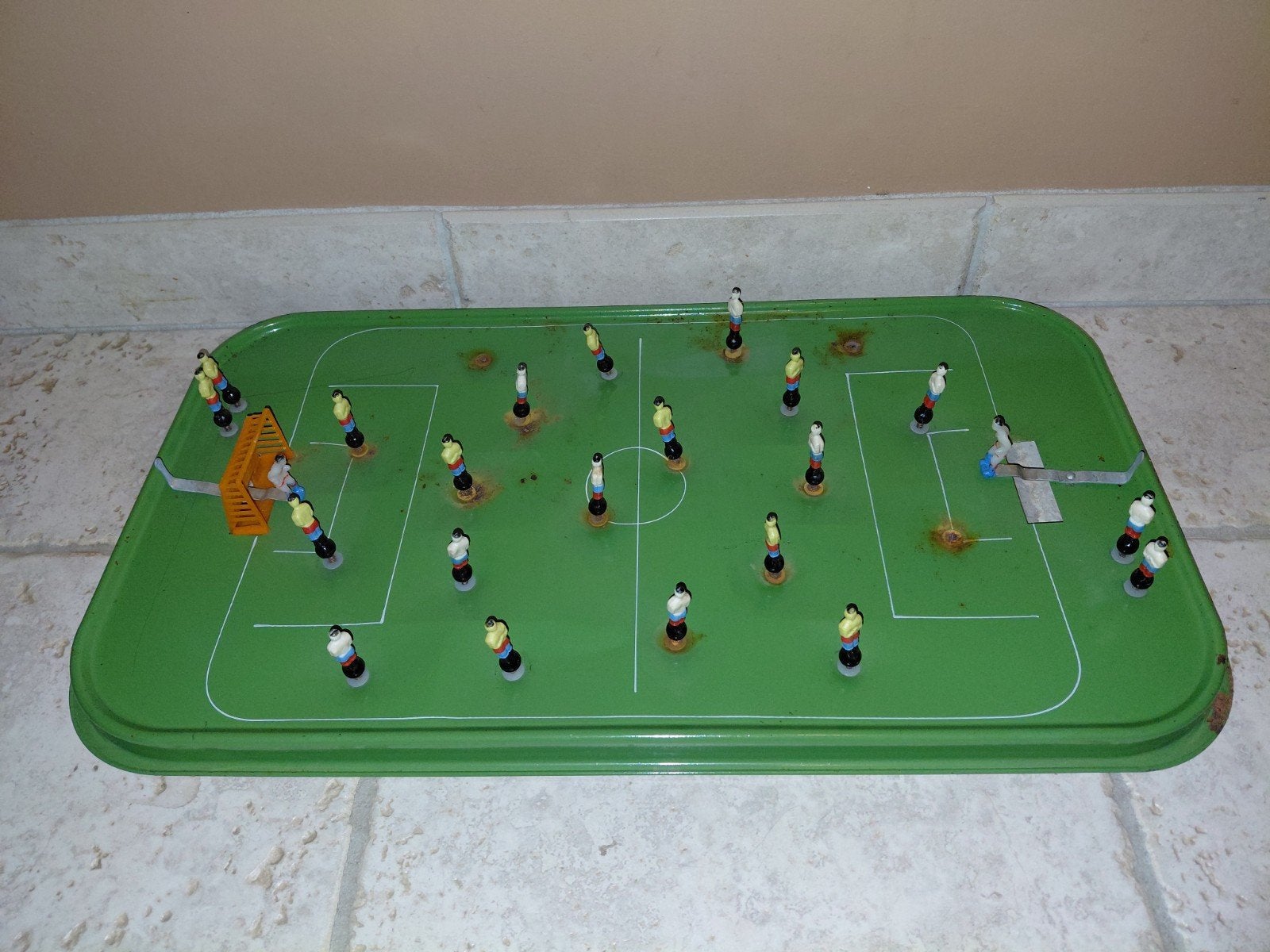 oud metalen voetbalspel, Ophalen, Gebruikt