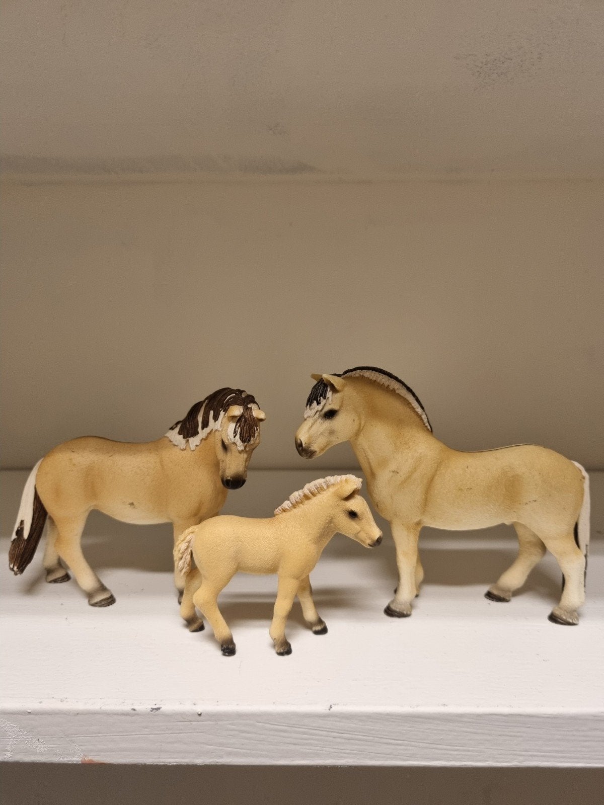 schleich fjorden familie, Ophalen of Verzenden, Zo goed als nieuw, Paard, Beeldje of Figuurtje