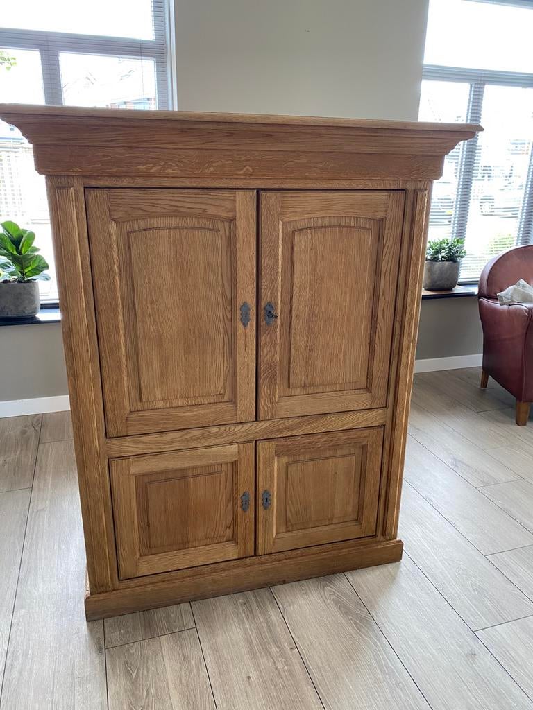 Gratis nette eikenhouten tv kast, Ophalen, Gebruikt, 100 tot 150 cm, 100 tot 150 cm