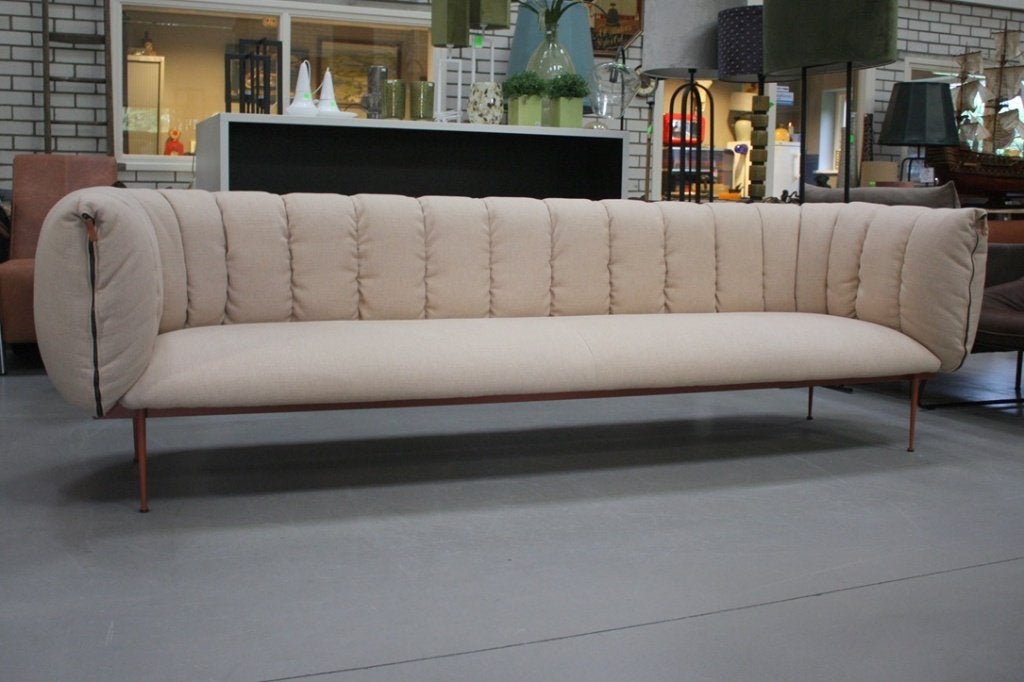Prachtige lange bank sofa PUFFER Jess Design stof Old Pink, Ophalen, 250 tot 300 cm, 75 tot 100 cm, Zo goed als nieuw