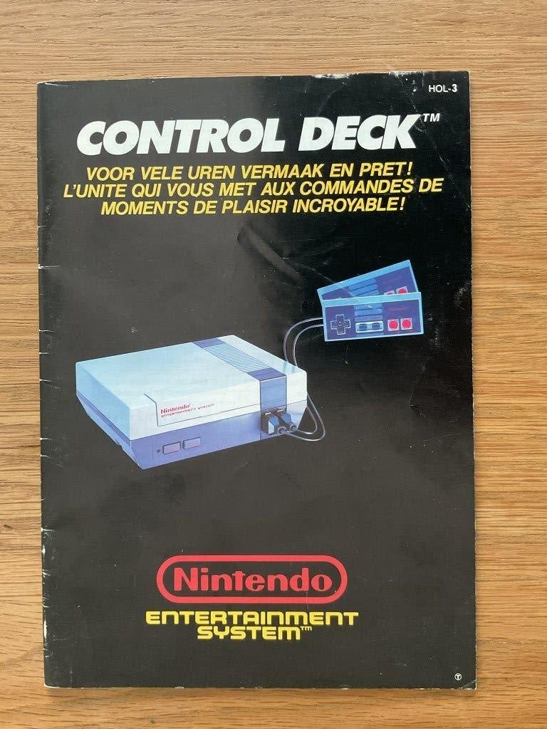 NES Control Deck  en Zapper Handleiding Nederlands, Ophalen of Verzenden, Gebruikt, NES, Overige typen
