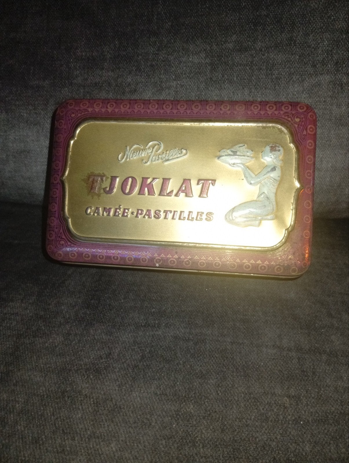 Vintage blikken doosje Tjoklat Camee-Pastilles, Ophalen of Verzenden