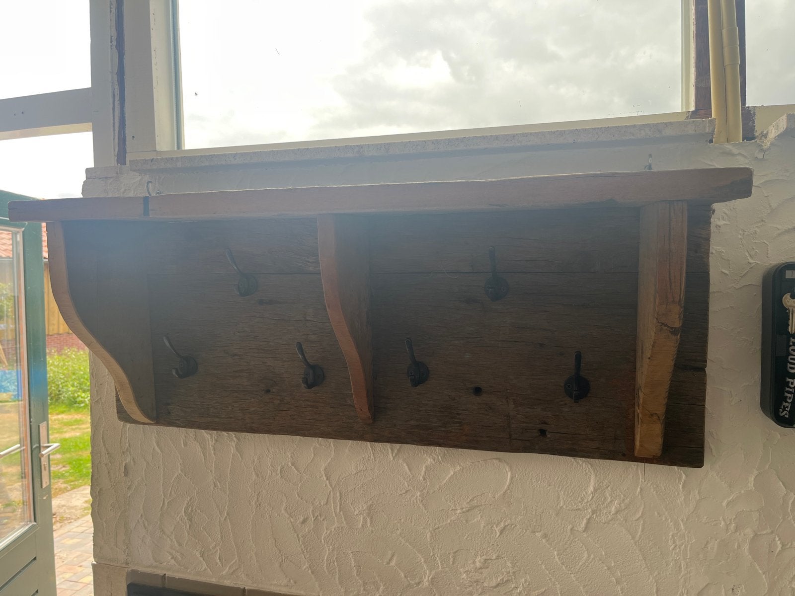 Rustieke houten wandkapstok met plank, Huis en Inrichting, Gebruikt, Minder dan 100 cm, Hout, Ophalen