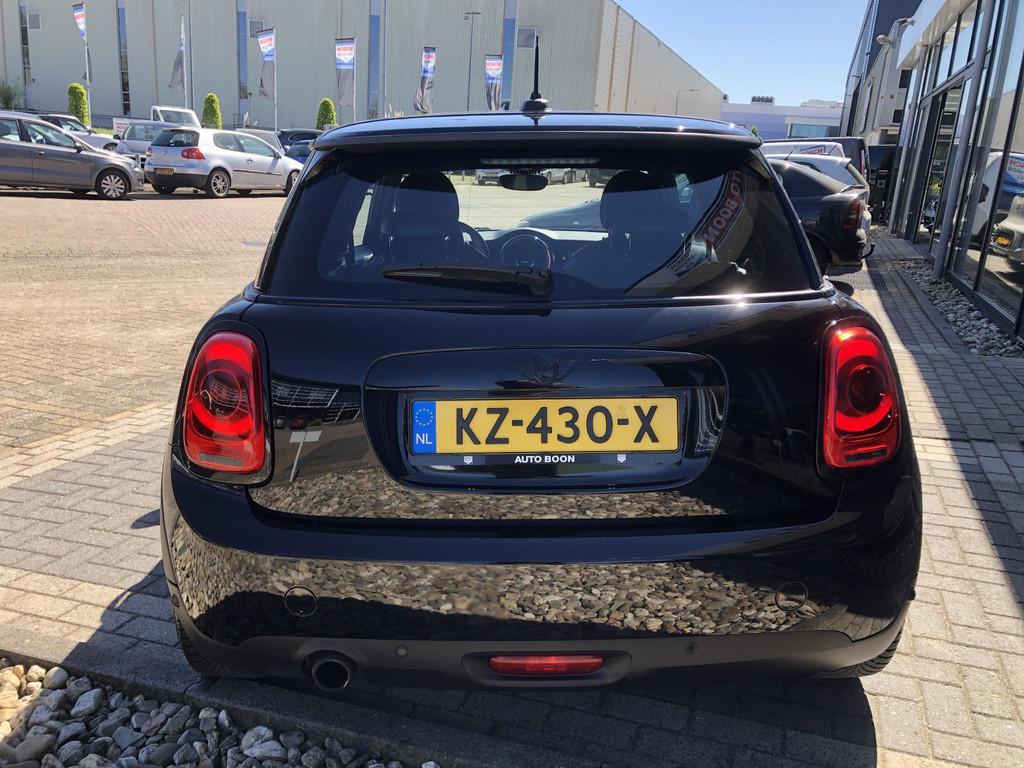 Mini Mini 1.5 136PK BLACK-BLACK-BLACK : NAVI/LEER/LED/PDC/ C, Auto's, Mini, Voorwielaandrijving, 136 pk, Gebruikt, 4 stoelen