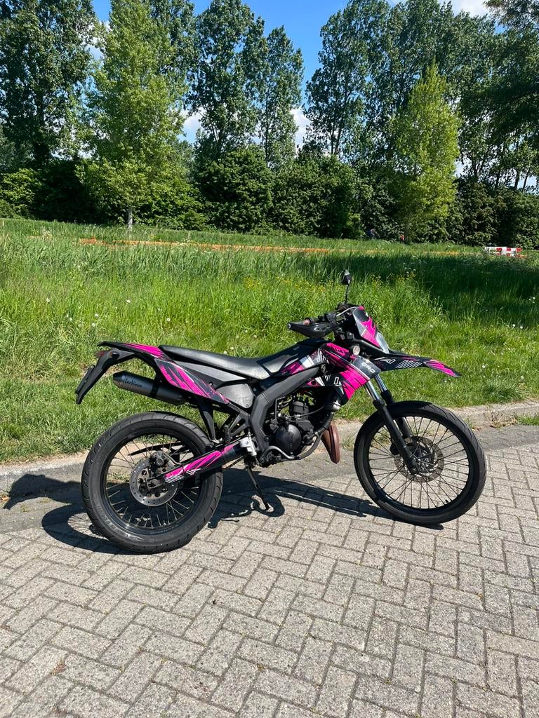 Derbi senda xtreme 2016 roze, Ophalen, 6 versnellingen, Gebruikt, Maximaal 45 km/u