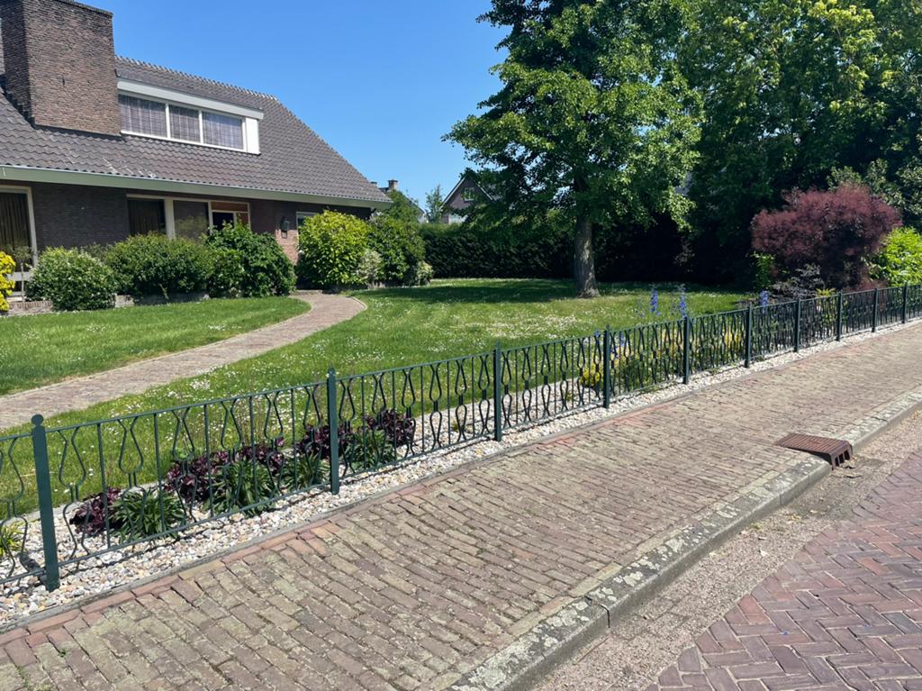 Handgesmeed tuinhek 17-20 meter, gedemonteerd., Ophalen, Gebruikt, IJzer, Tuinhek