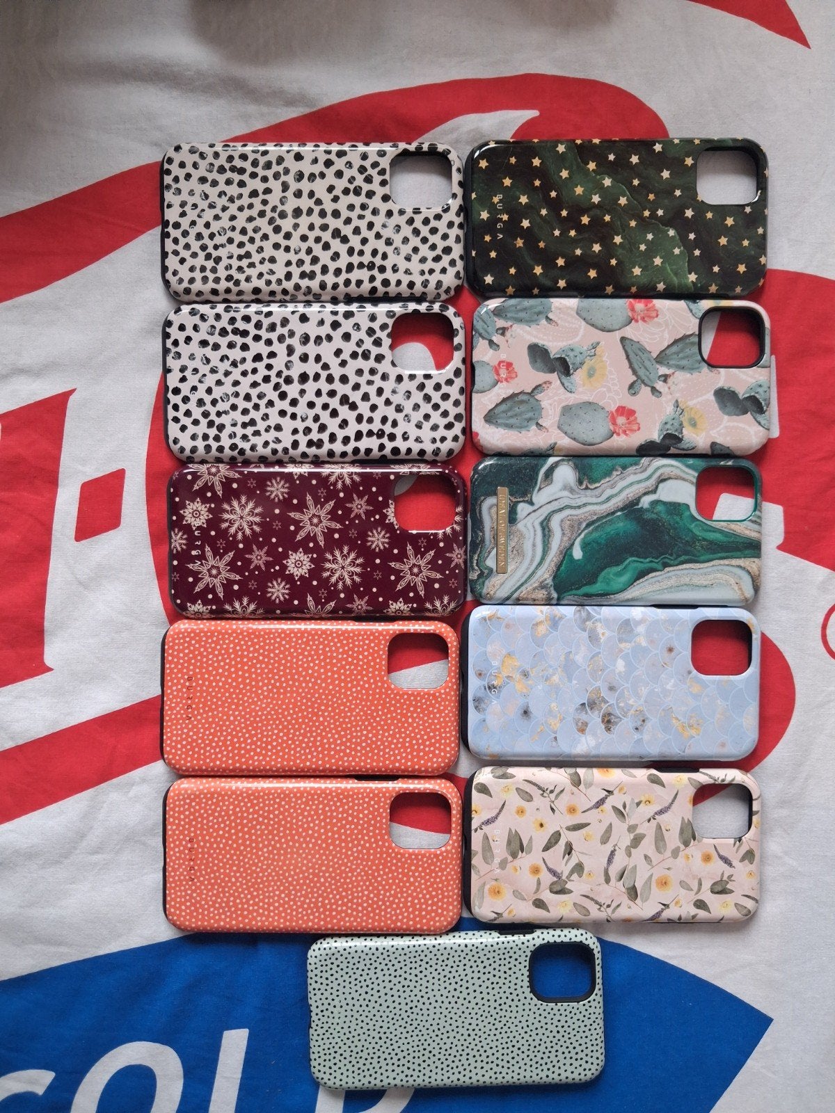 Burga & Ideal of Sweden iPhone 11 Hoesjes, Telecommunicatie, IPhone 11, Gebruikt, Hoesje of Tasje, Ophalen of Verzenden