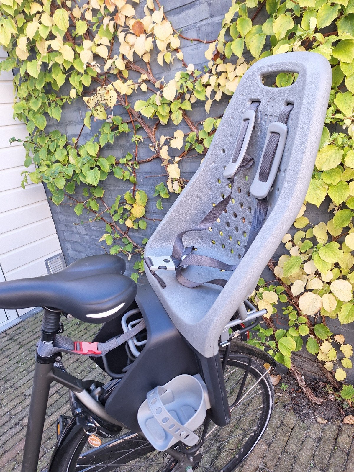 Yepp achterzitje voor fiets - Grijs, Ophalen, Achterzitje, Yepp, 9 t/m 18 kg