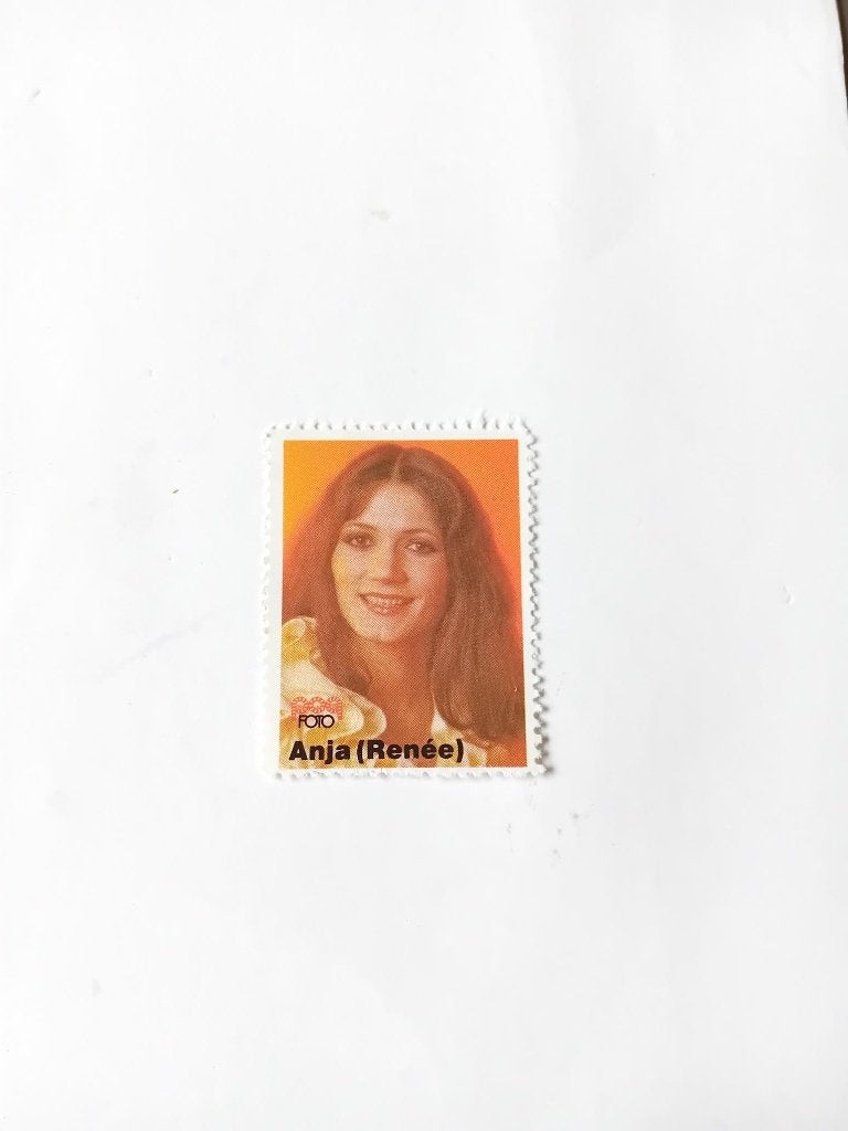 Anja (Renée) sluitzegel Pop foto 4x3cm, Ophalen of Verzenden, Zo goed als nieuw, Foto of Kaart