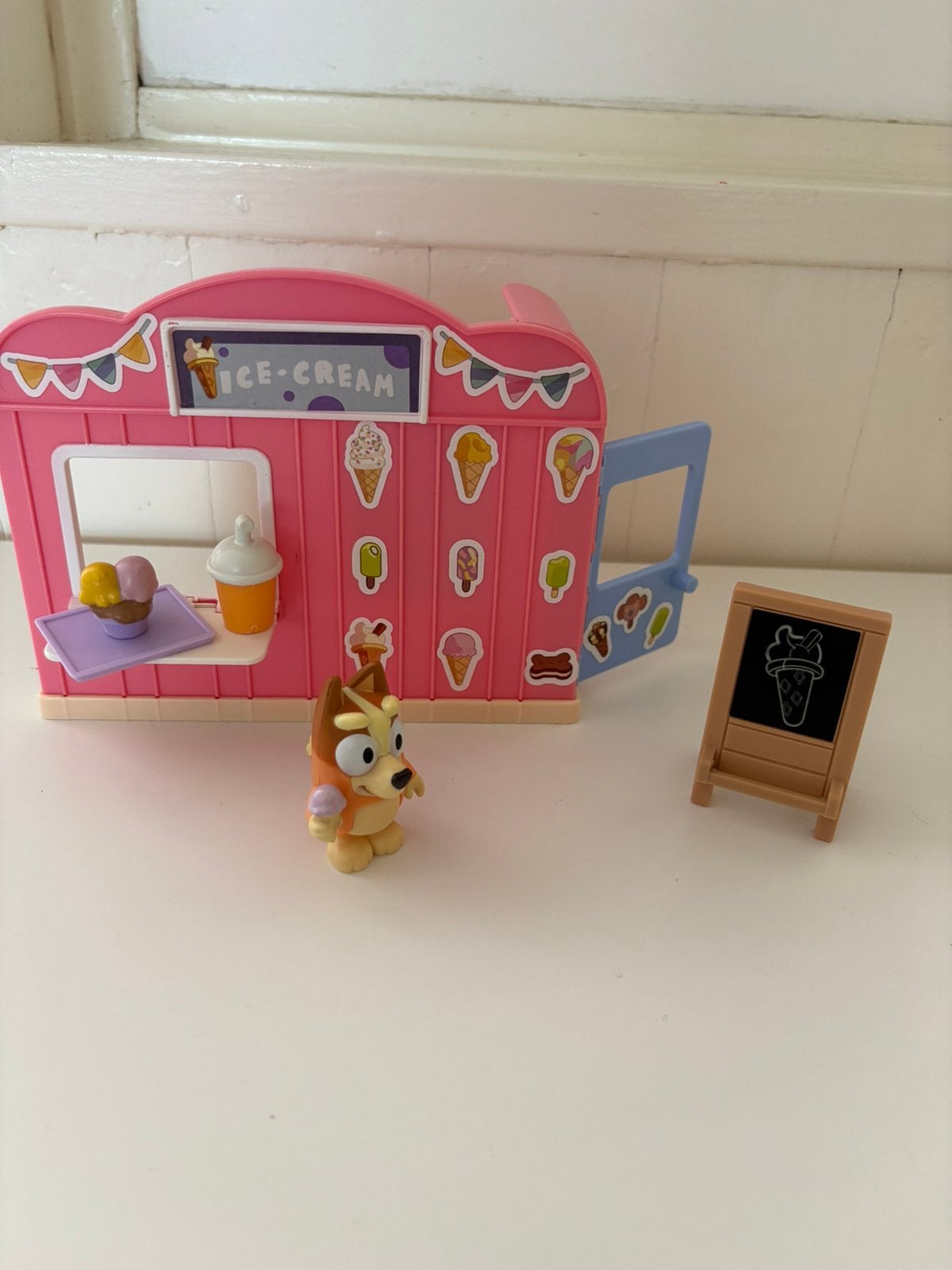 Bluey ijskraam, Ophalen, Zo goed als nieuw, Poppenhuis