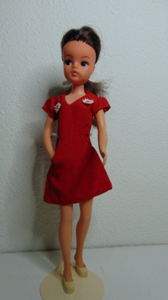 Sindy pop met origineel rood jurkje, Verzenden, Gebruikt, Pop