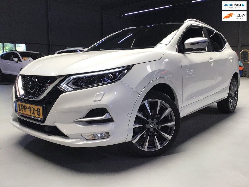 Nissan Qashqai 1.3 DIG-T Tekna + I Pano I Dealer I Leder I 3, Auto's, Nissan, Gebruikt, 4 cilinders, 1290 kg, Wit