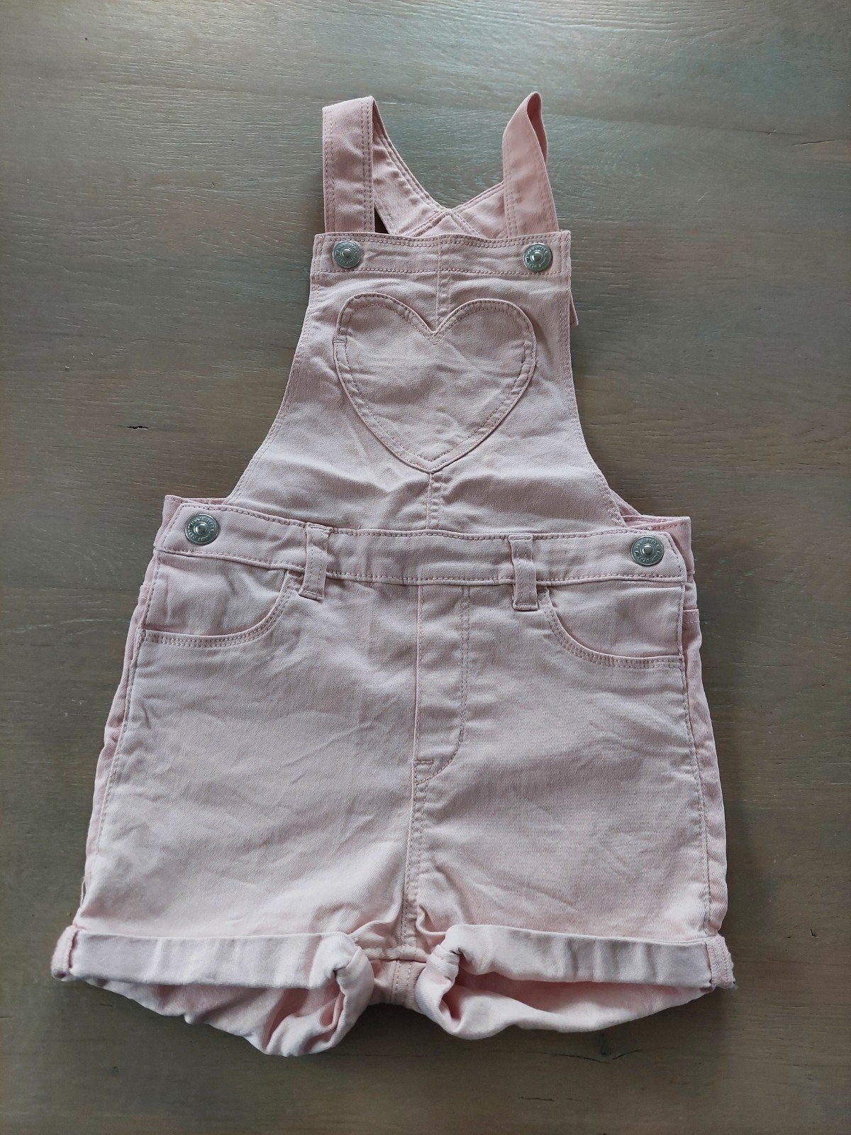 Roze H&M tuinbroekje met hartje, maat 92, Broek, Meisje, H&M, Ophalen of Verzenden