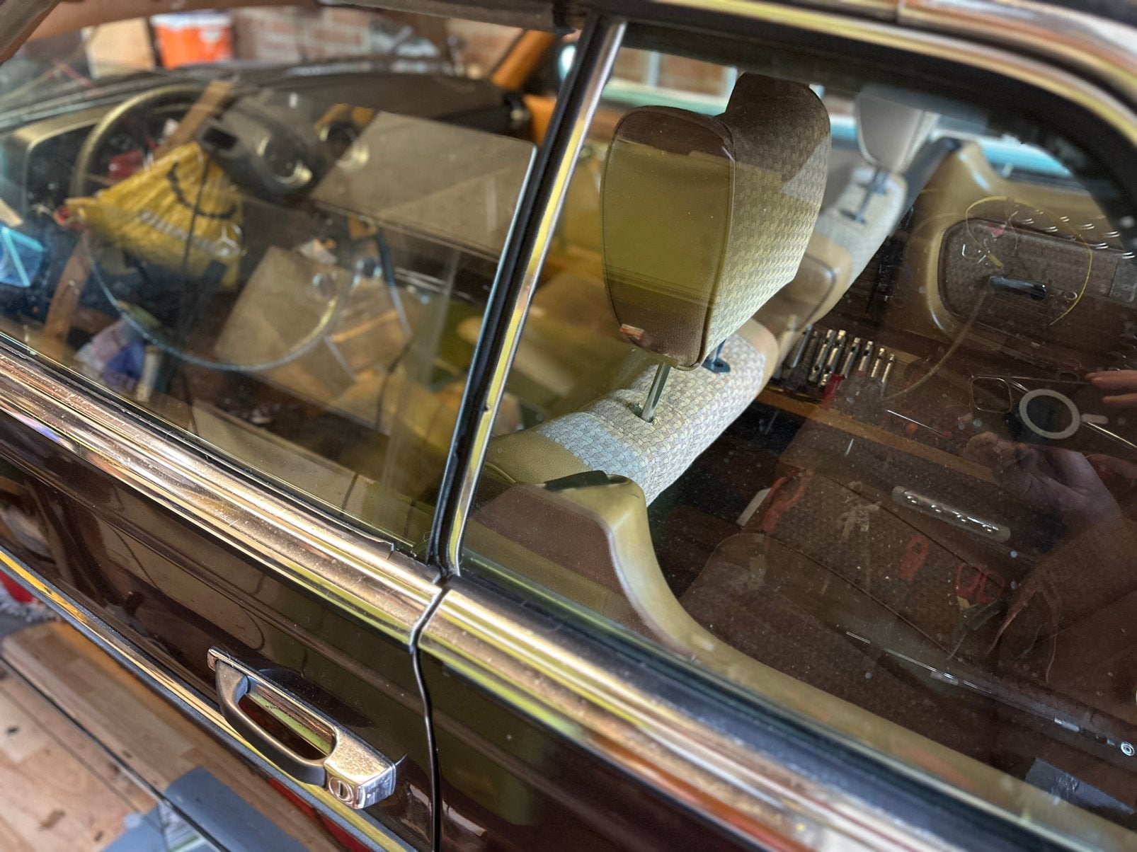 Mercedes-Benz 200-Serie 2.7 280 CE 1977 Bruin, foto 11