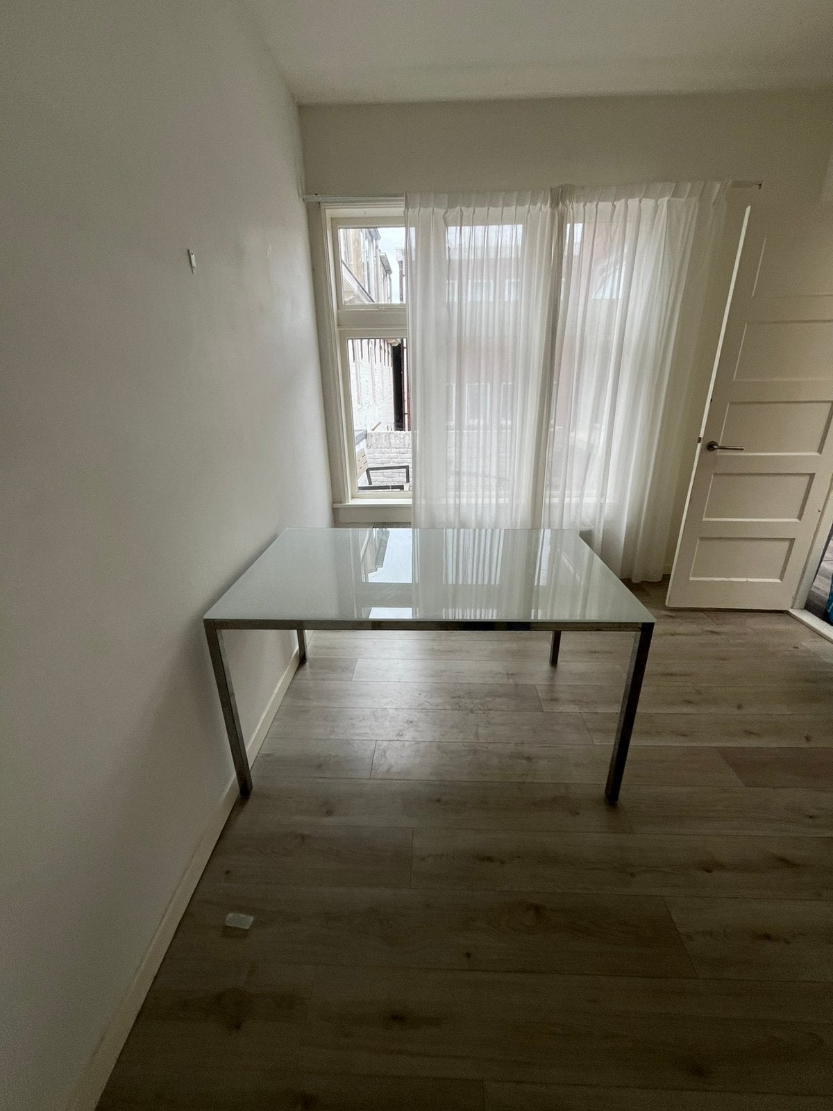 Tafel met glazen plaat, Huis en Inrichting, Tafels | Eettafels, Ophalen, Gebruikt, Rechthoekig, 50 tot 100 cm