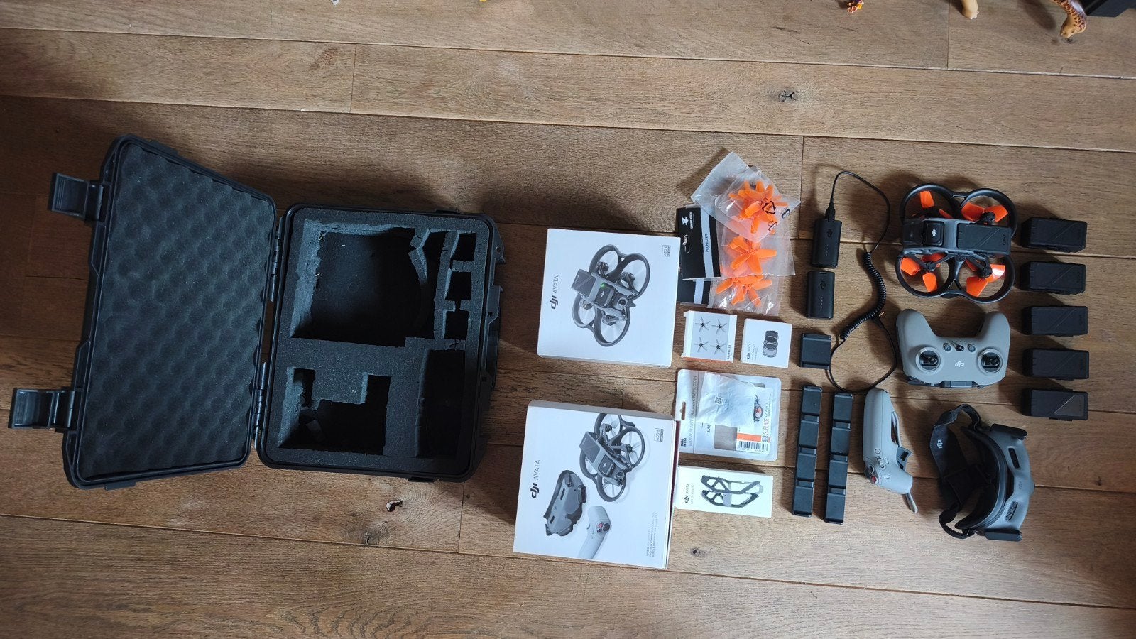 DJI Avata v1 nieuw + 1 Avata v1 gebruikt, met veel extra's, Gebruikt, Cameradrone, 100 tot 1000 meter, DJI