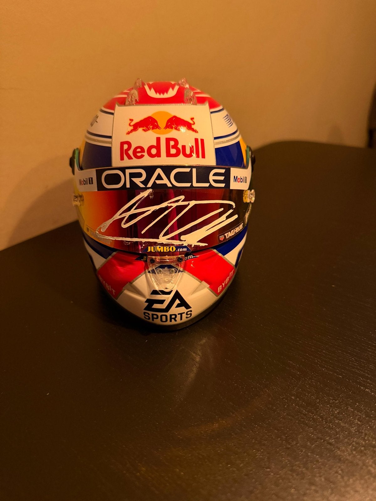 Max Verstappen Helm Replica 1:2 2023 - Gesigneerd, Ophalen of Verzenden, Zo goed als nieuw, Formule 1